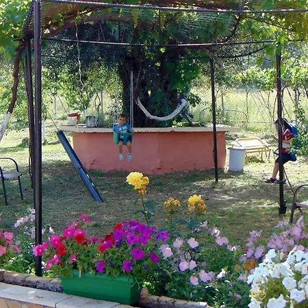 Holiday Mairy & Nik Country house